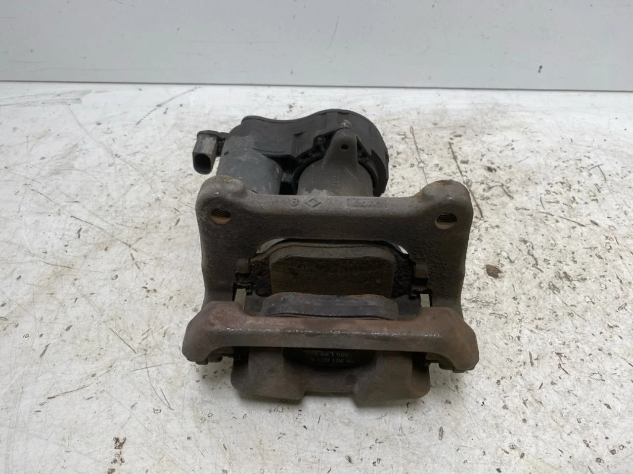 Citroen SPACETOURER/E-SPACETOURER 2016- Rear right brake caliper view 3