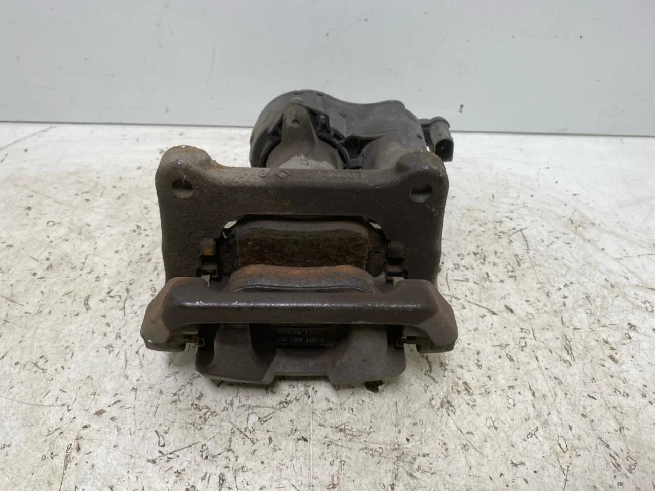 Citroen SPACETOURER/E-SPACETOURER 2016- Rear left brake caliper view 3