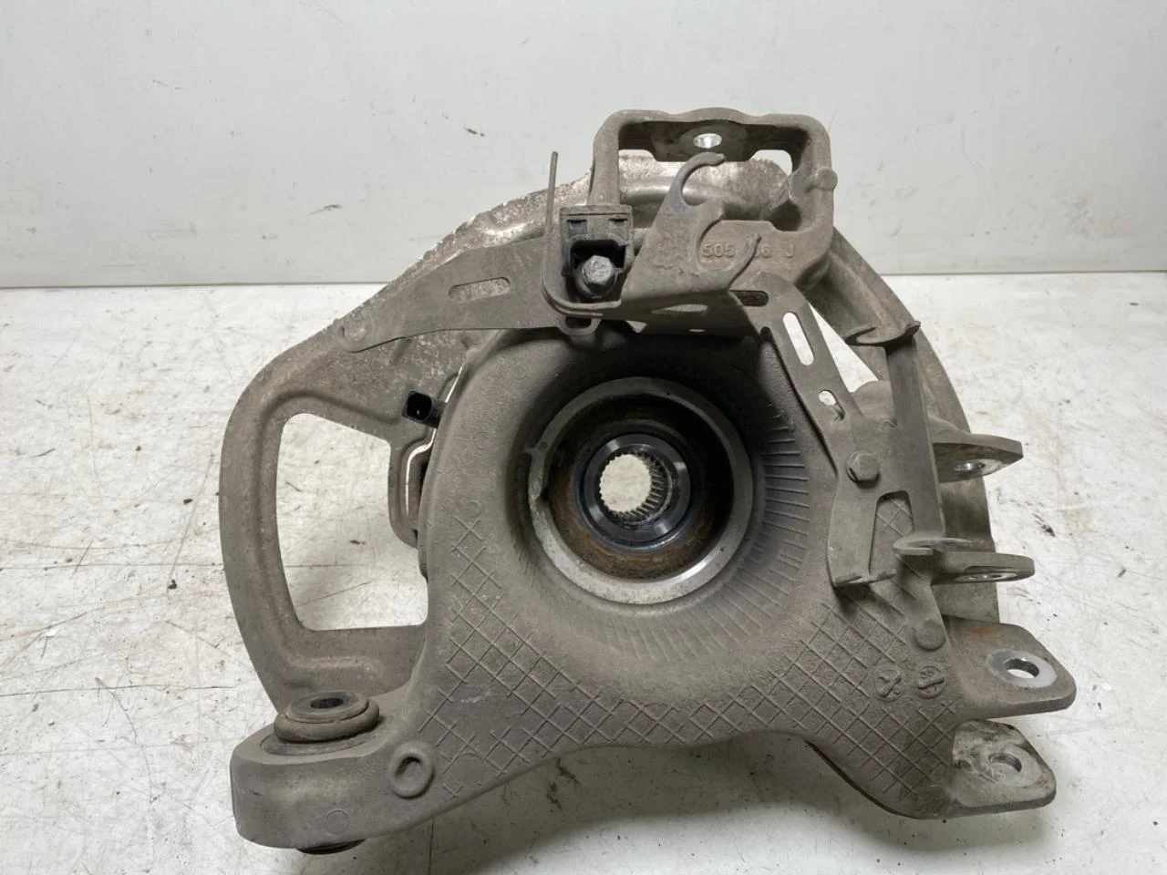 Audi E-TRON GT FW 2021- Stub axle carrier, right rear view 2