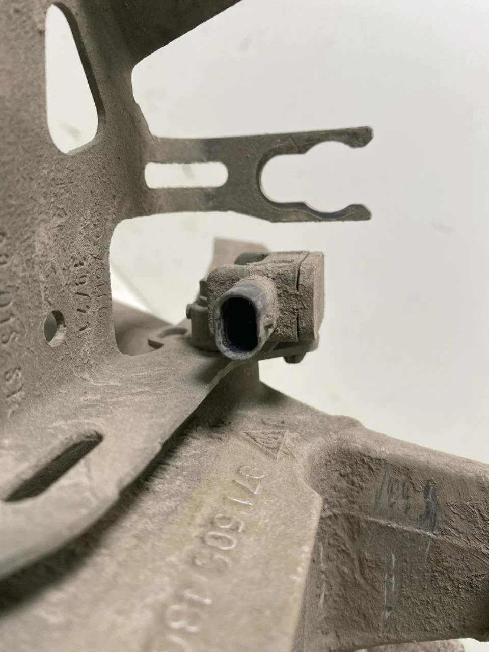 Audi E-TRON GT FW 2021- Stub axle carrier, right rear view 4