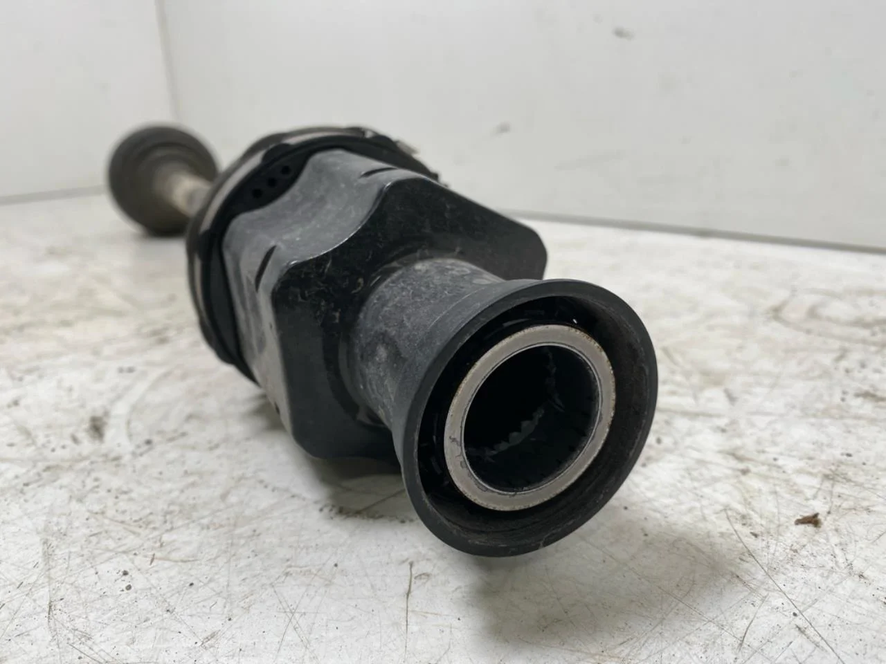 Audi E-TRON GT FW 2021- Front left driveshaft view 2