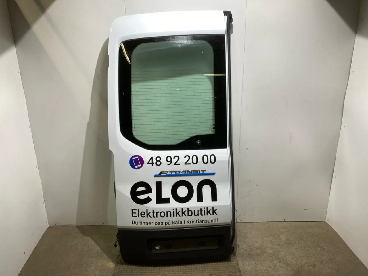 Ford E-TRANSIT 2022- Van rear door, left