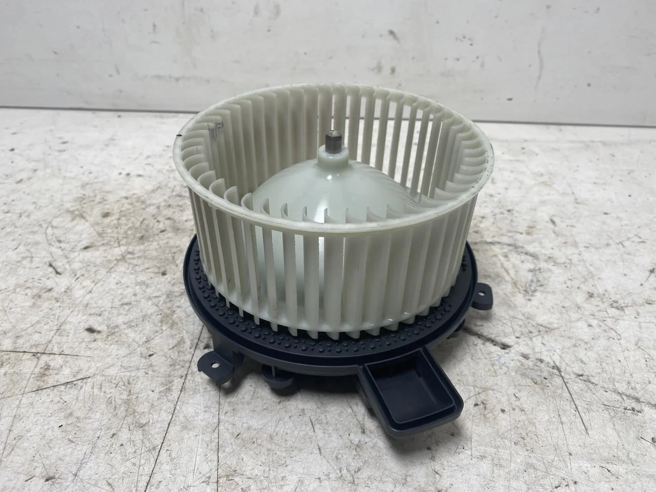 BMW IX 2022- Fűtésventilátor motor nézet 3