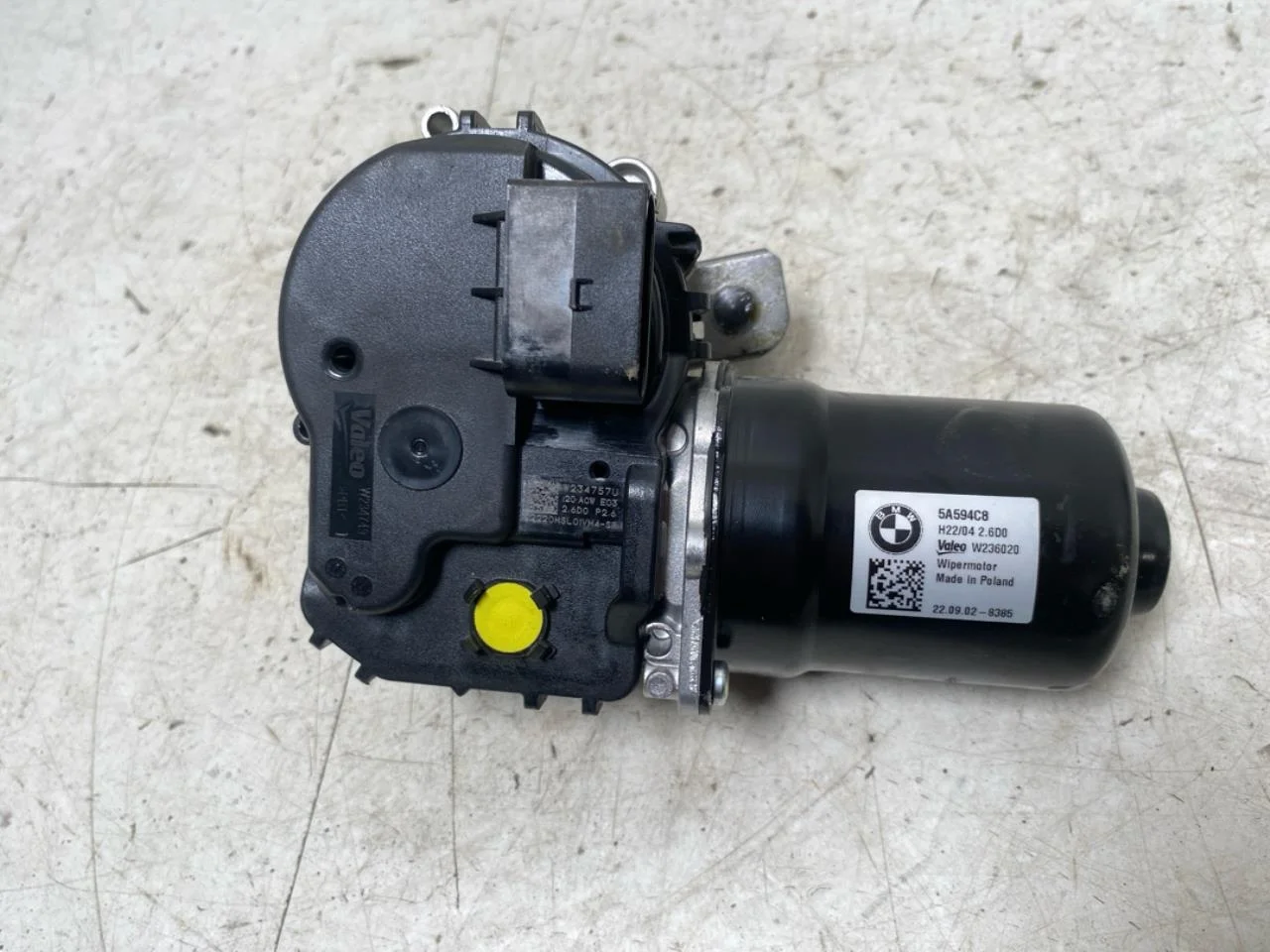 BMW IX 2022- Windshield wiper motor view 3