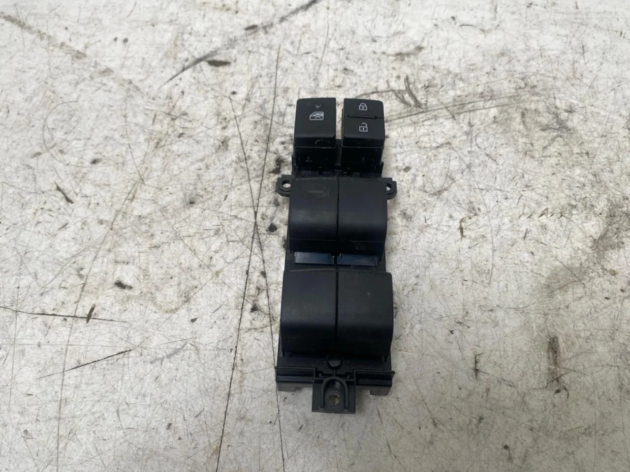 Subaru SOLTERRA 2022- Window regulator switch view 2
