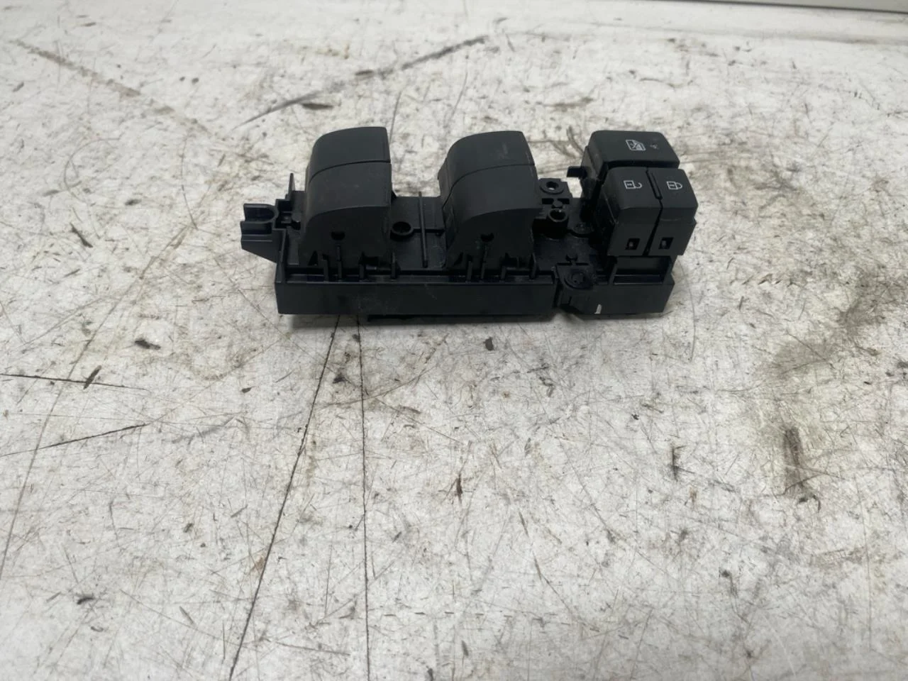 Subaru SOLTERRA 2022- Window regulator switch view 3