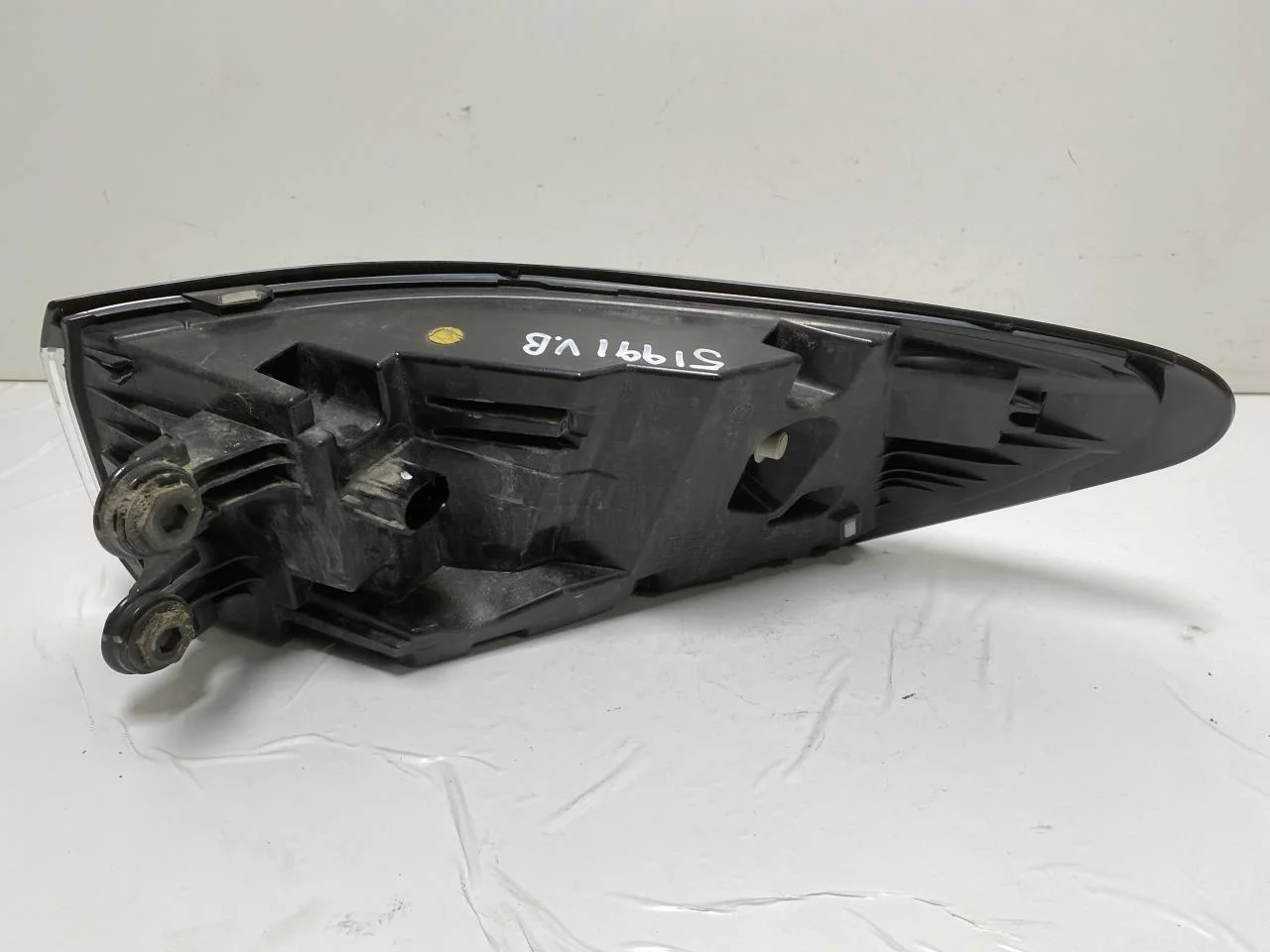 Volkswagen ID.4 2021- Left tail light view 3