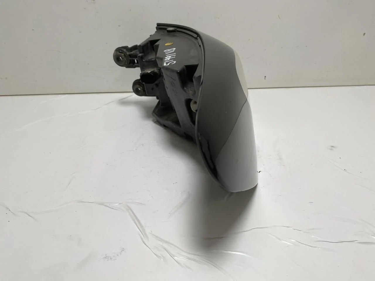 Volkswagen ID.4 2021- Left tail light view 4