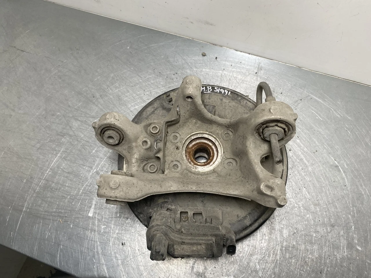 Volkswagen ID.4 2021- Stub axle carrier, right rear view 2