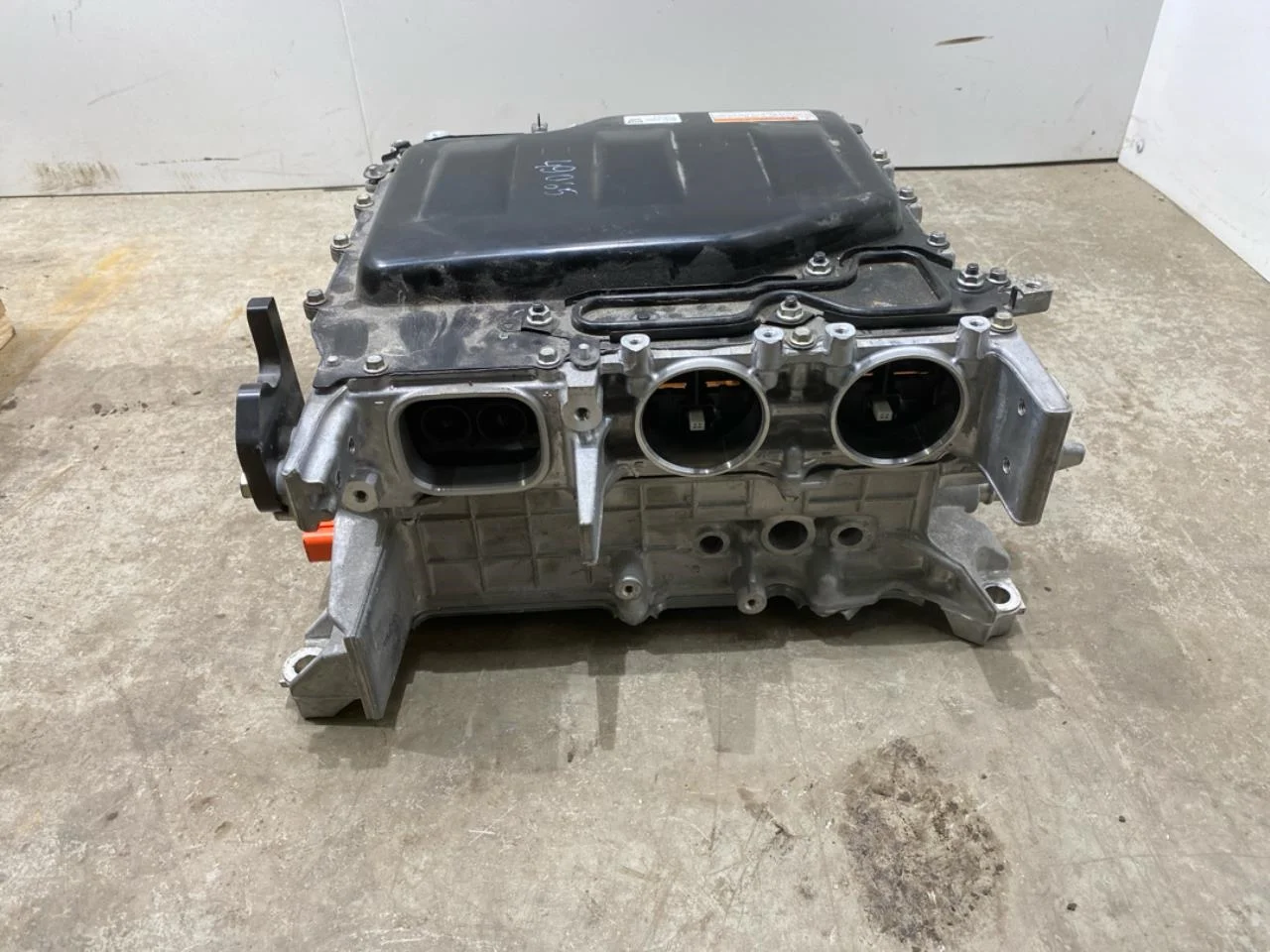 Subaru SOLTERRA 2022- Inverter, 12-220V nézet 4