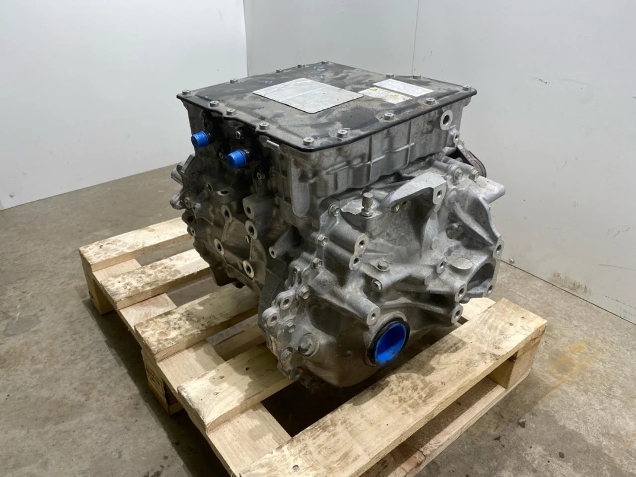 Subaru SOLTERRA 2022- Front electric motor view 3