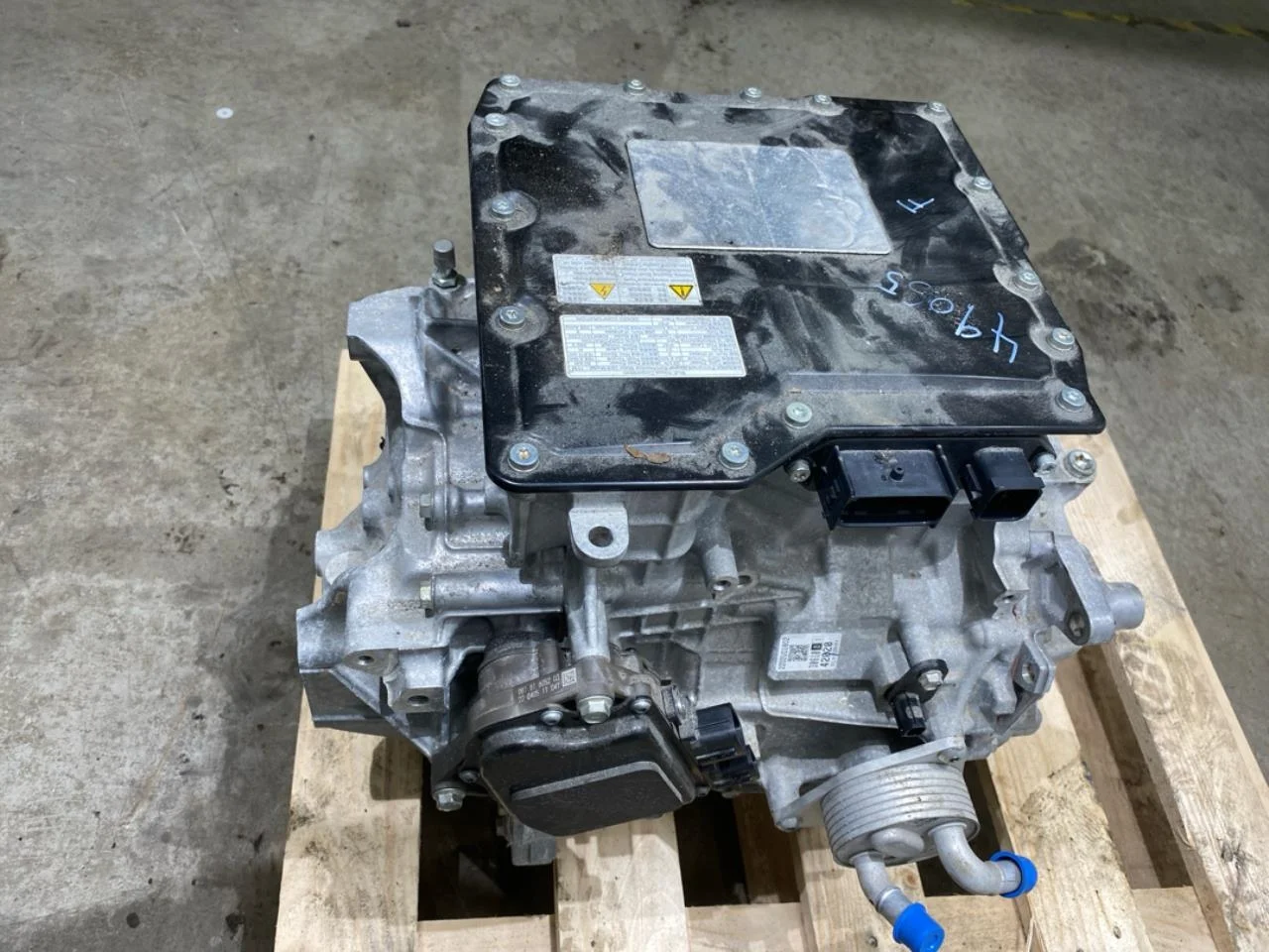 Subaru SOLTERRA 2022- Front electric motor view 4