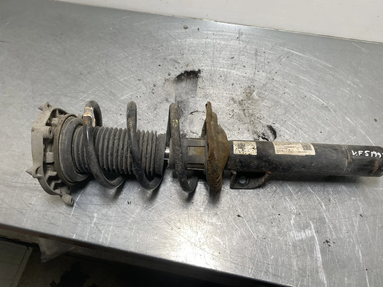 Volkswagen ID.4 2021- Amortizor tip McPherson, față stânga