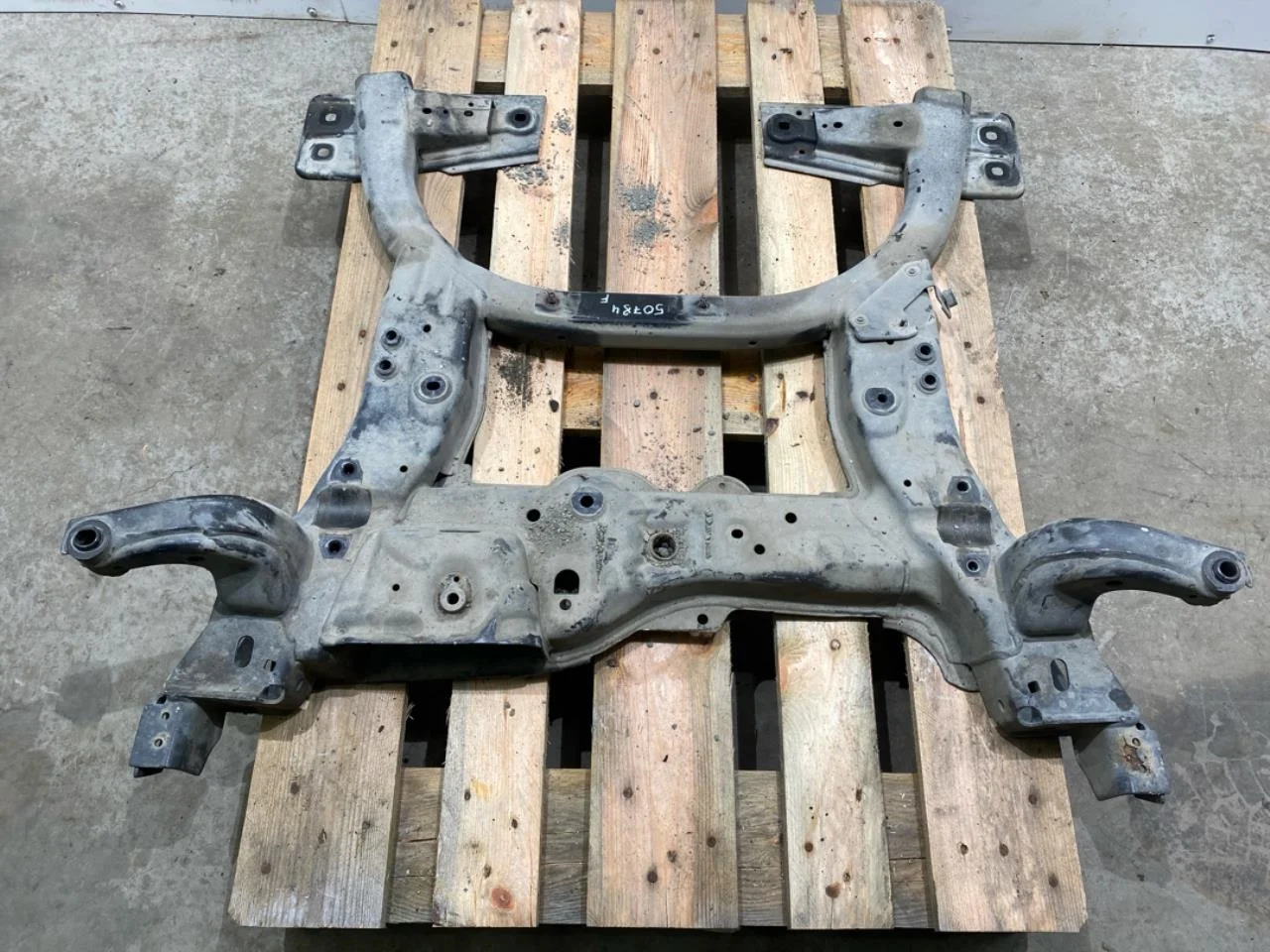 Mercedes B 180-200 W246/W242 2012-19 Első futómű merevítő (gerenda)