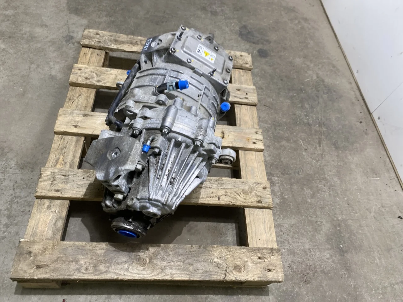 Ford MUSTANG MACH-E 2021- Motor electric față vedere 4