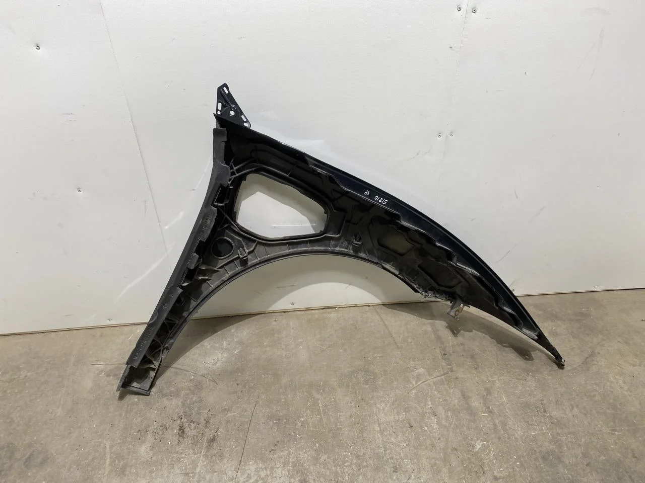 Jaguar I-PACE 2018- Front left fender view 3