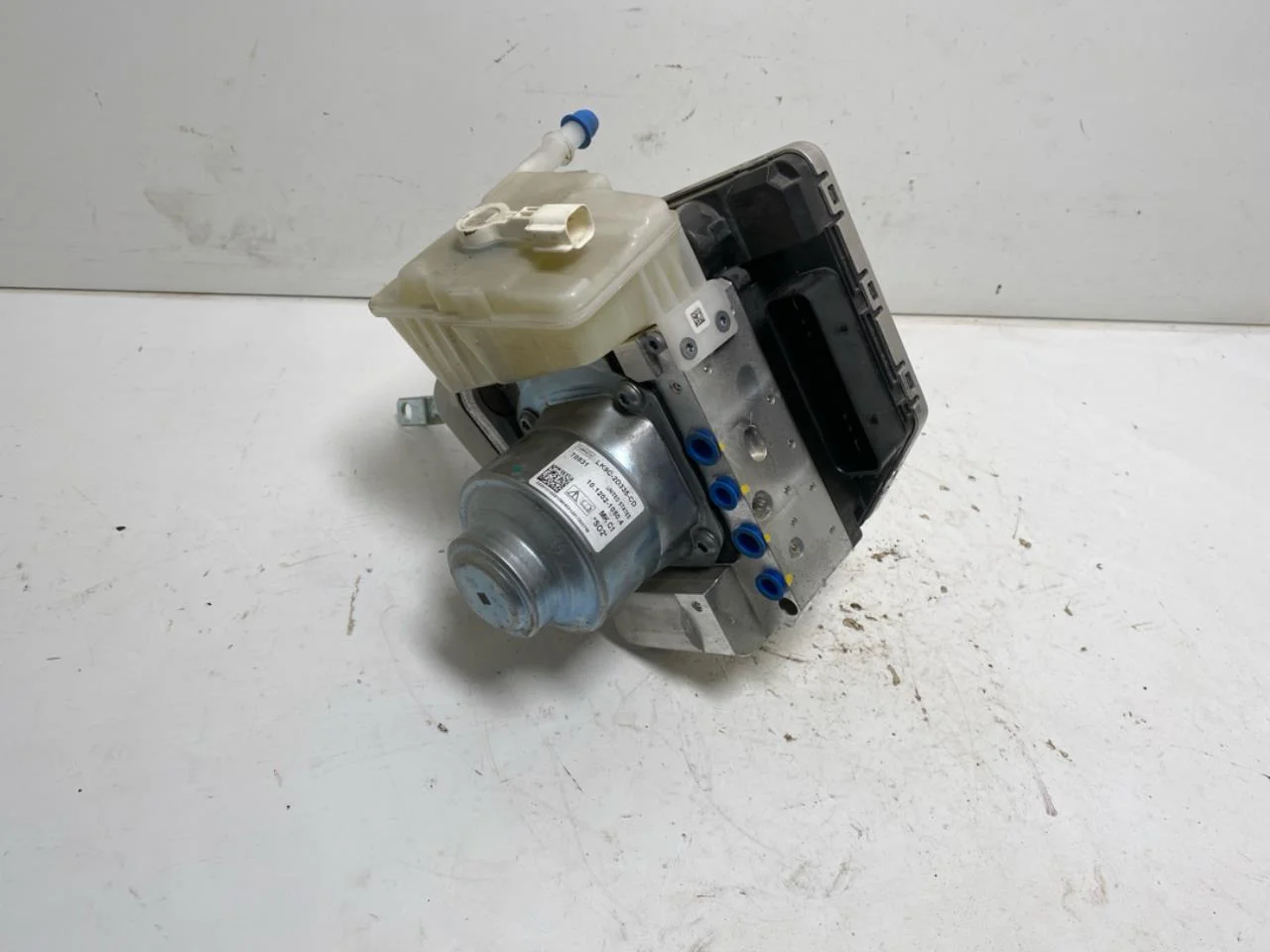 Ford MUSTANG MACH-E 2021- Brake booster