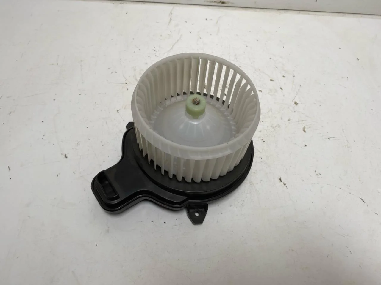 Ford MUSTANG MACH-E 2021- Motor ventilator încălzire vedere 2