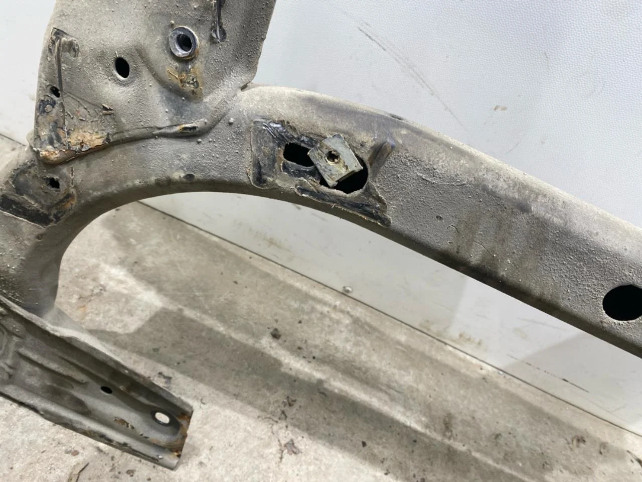 Mercedes B 180-200 W246/W242 2012-19 Első futómű merevítő (gerenda) nézet 4