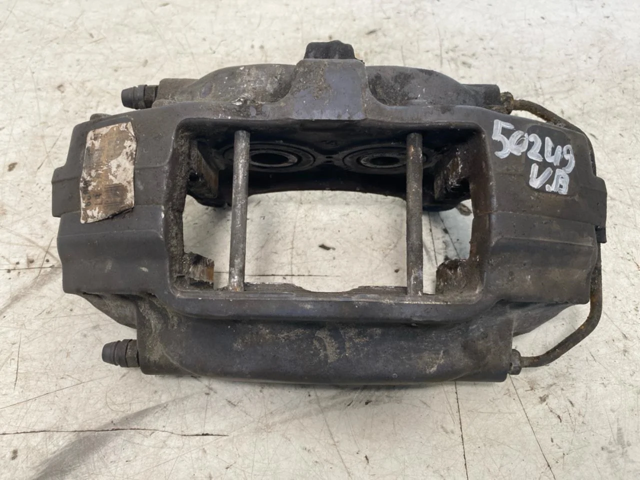 Tesla MODEL S 2013- Rear left brake caliper view 2