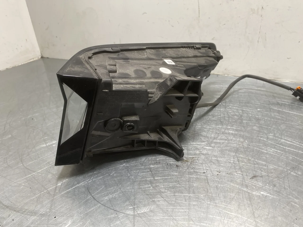 Peugeot 3008/E-3008 2024- Left tail light view 2