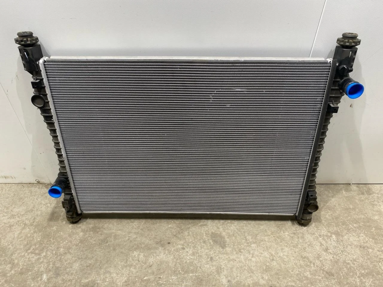 Maxus E-DELIVER9 2022- Hűtő, automata váltós