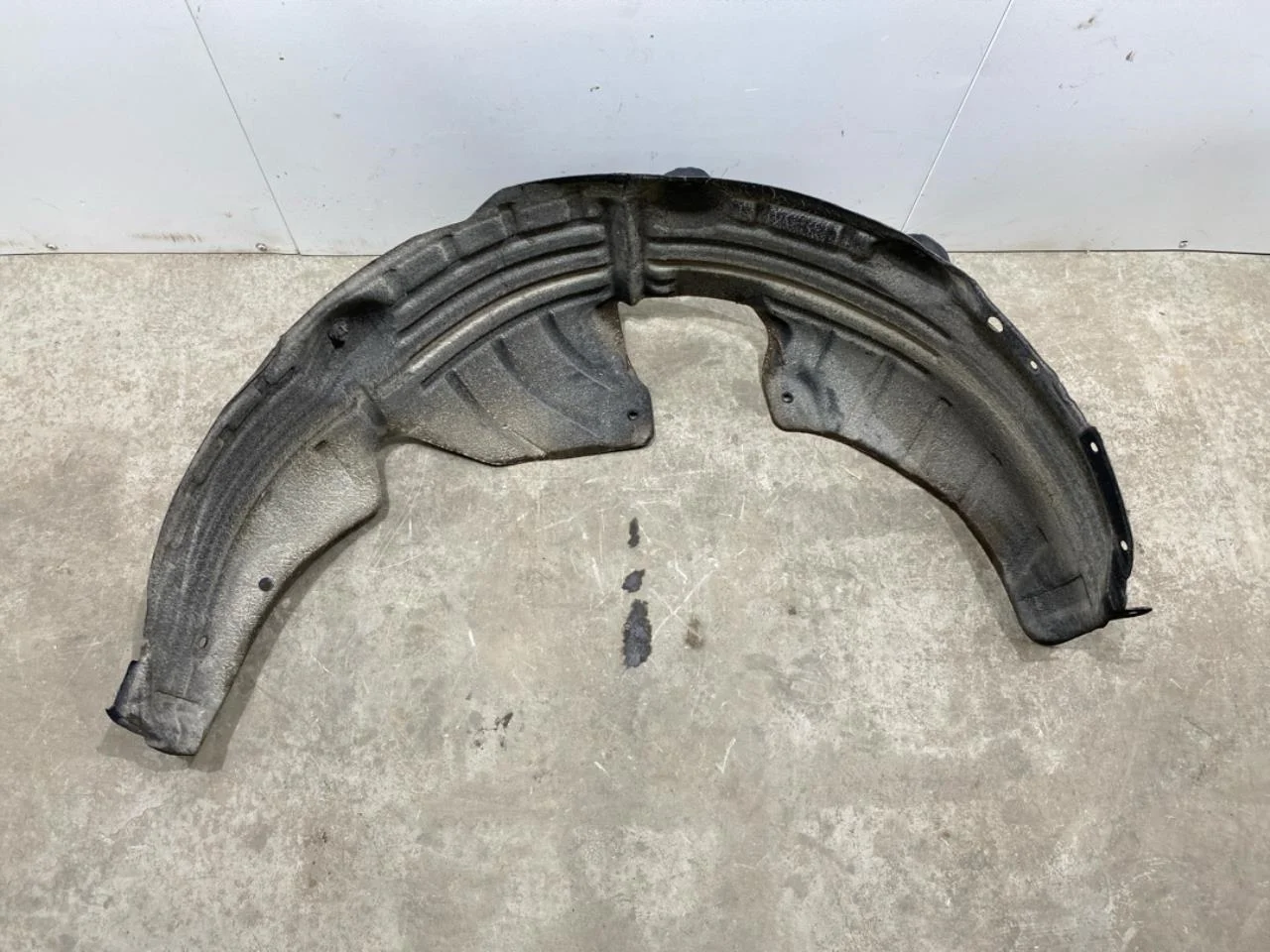 Hyundai IONIQ 5 NE 2022- Inner fender liner view 2