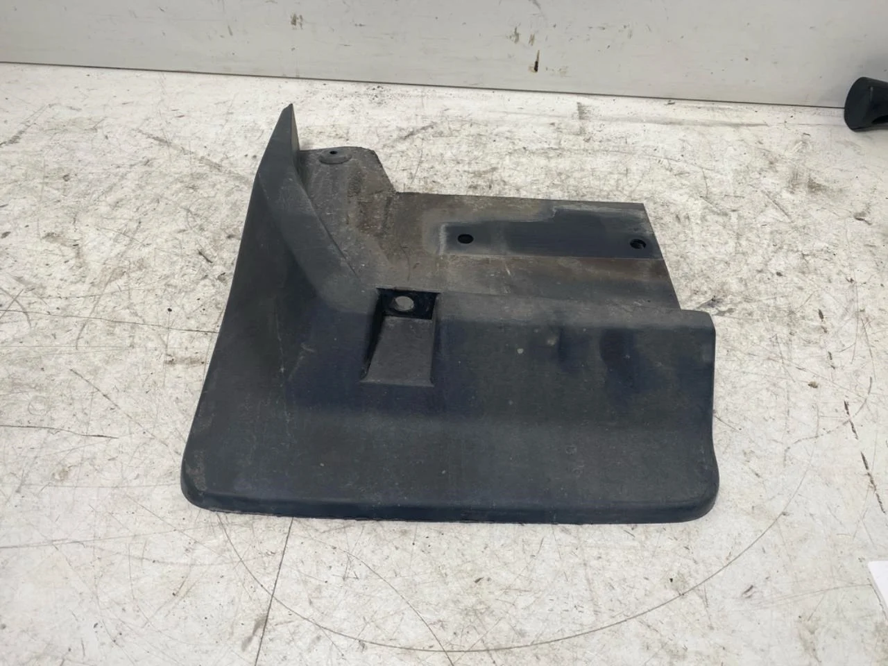 Maxus E-DELIVER9 2022- Mud flap