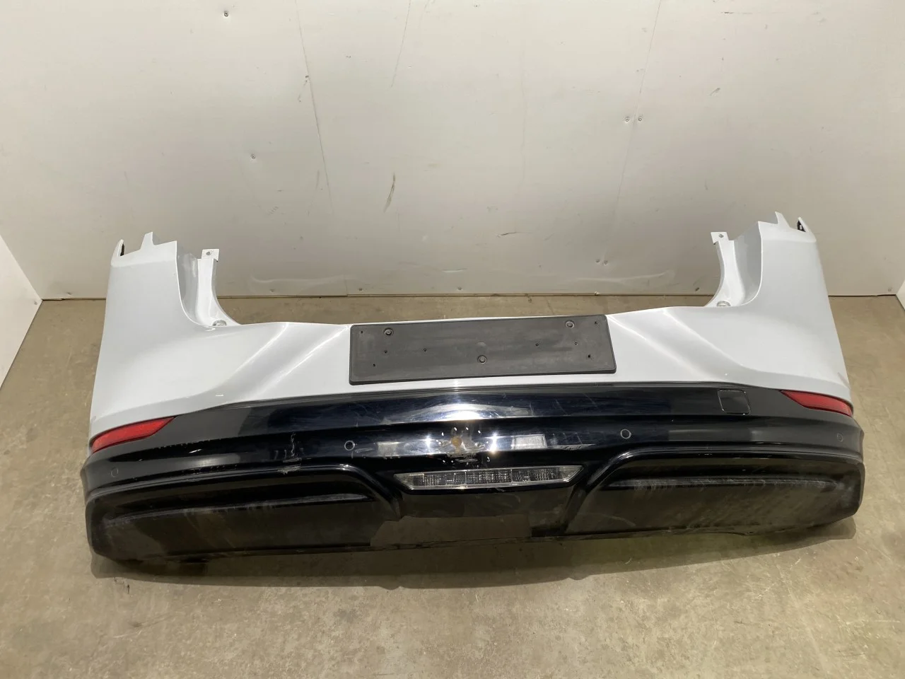Ford MUSTANG MACH-E 2021- Rear bumper view 2