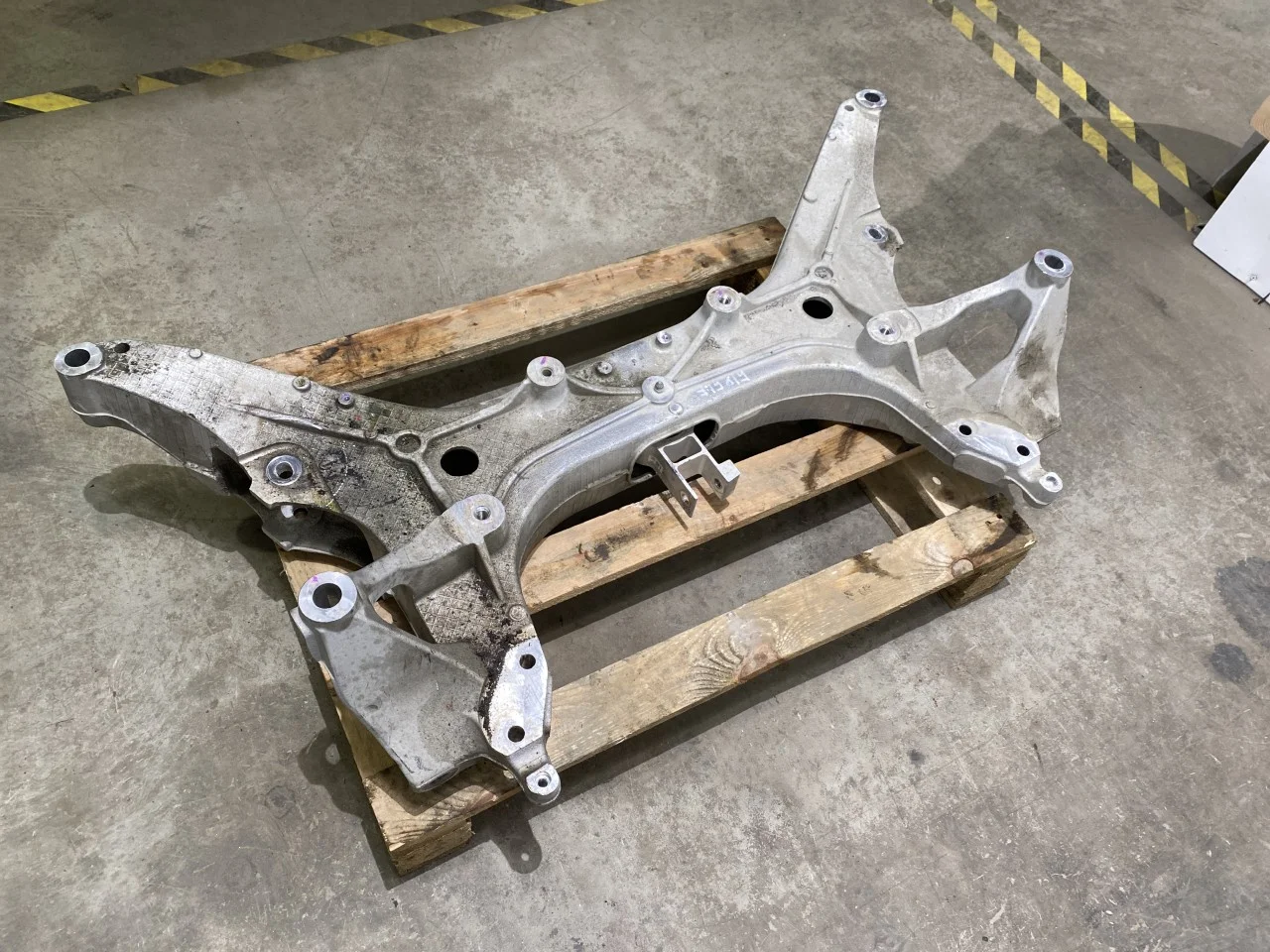 Ford MUSTANG MACH-E 2021- Front subframe view 2