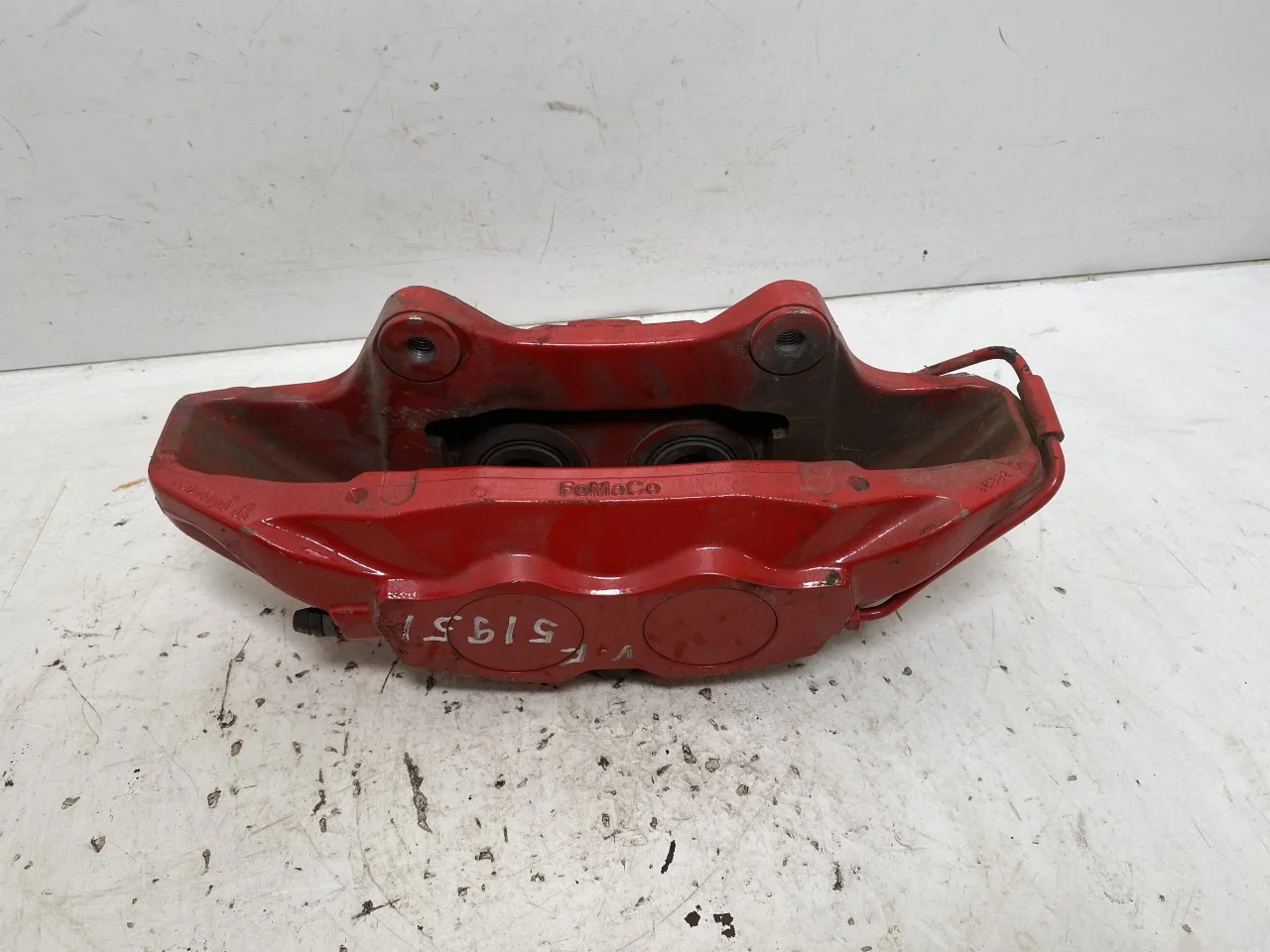Ford MUSTANG MACH-E 2021- Front left brake caliper view 4