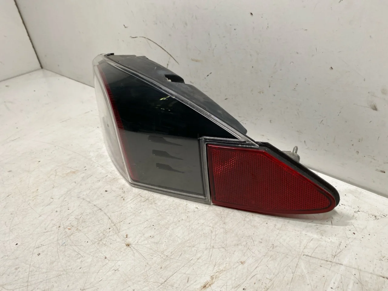 Tesla MODEL S 2013- Hátsó lámpa, jobb nézet 2