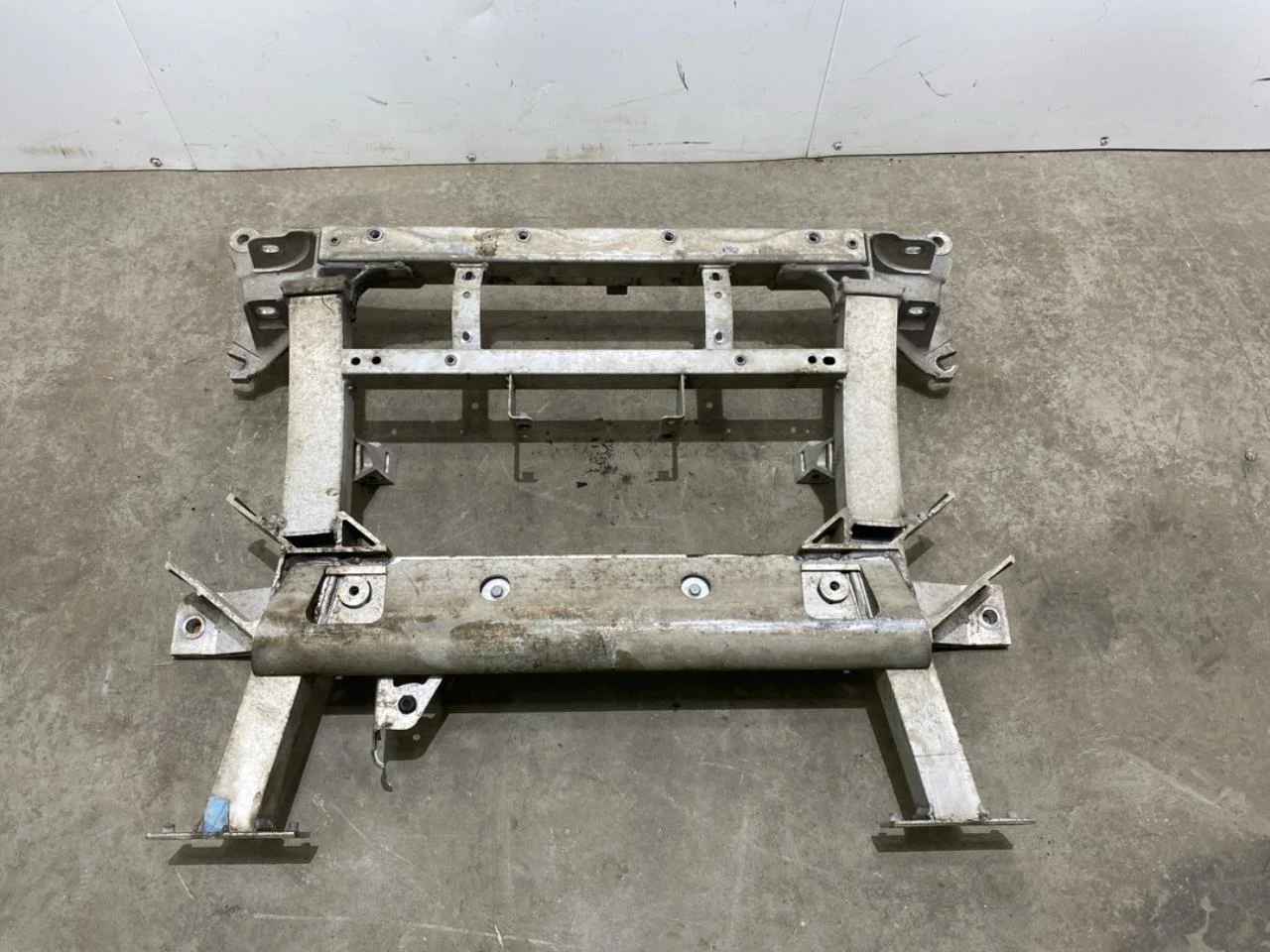Tesla MODEL S 2013- Front subframe view 4