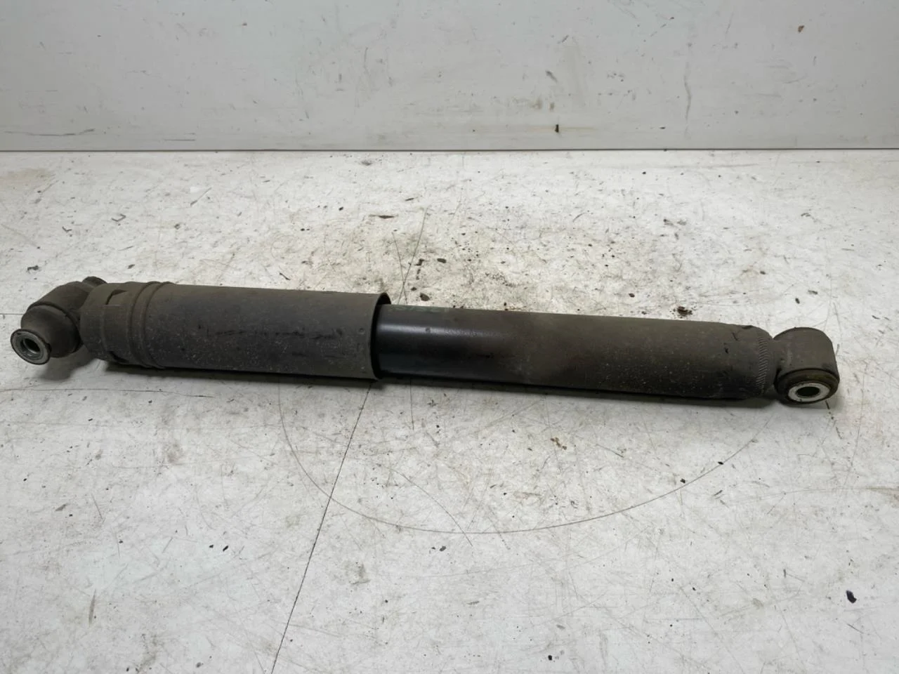 Maxus E-DELIVER9 2022- Shock absorber, rear
