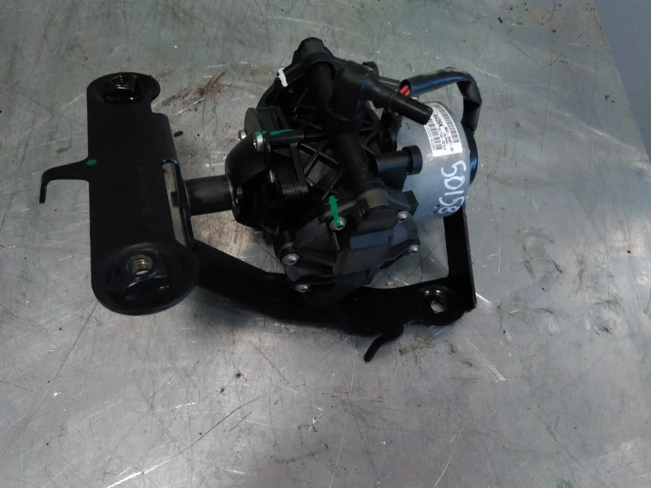 Ford E-TRANSIT 2022- Vacuum pump view 3