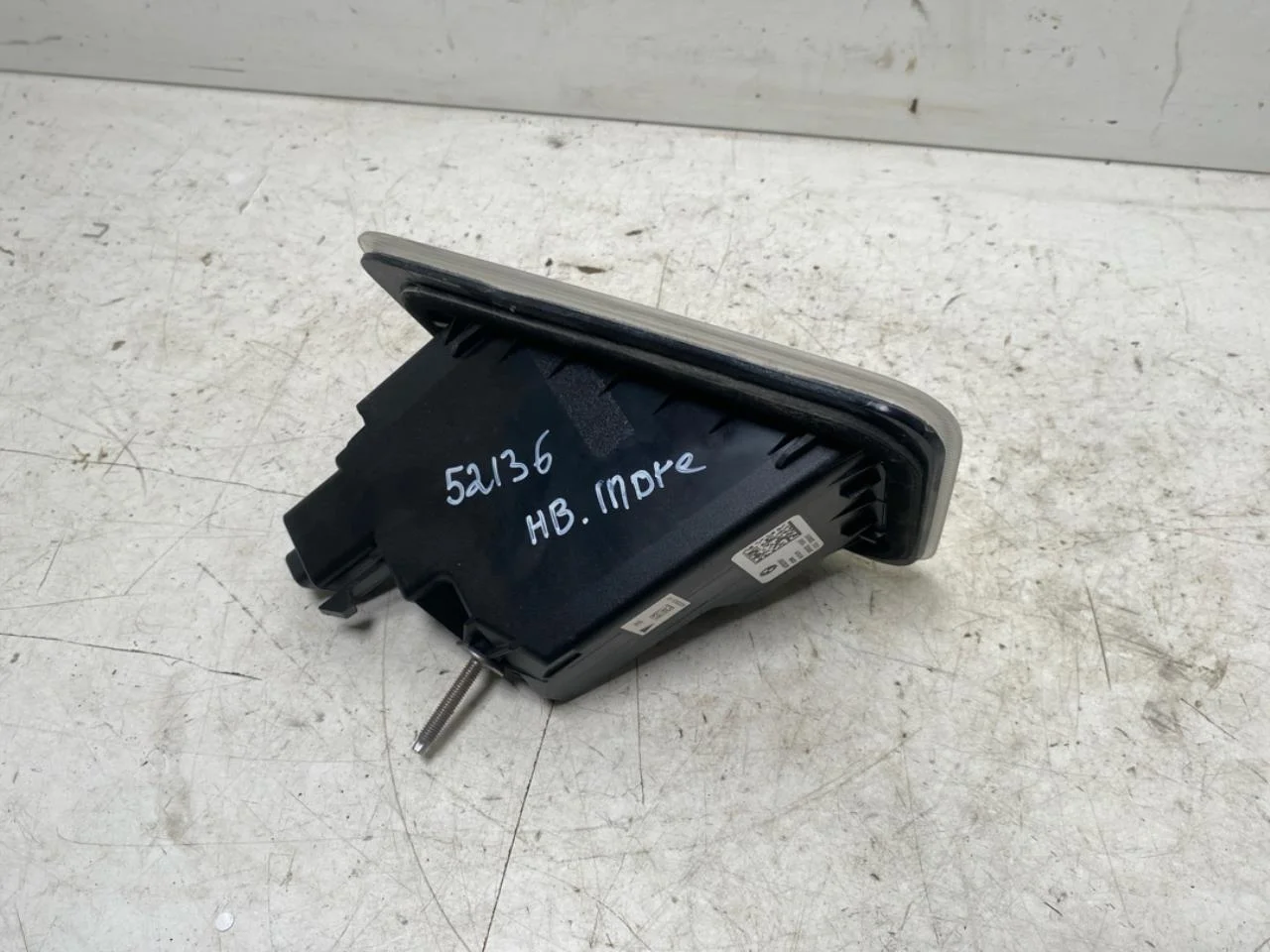 BMW IX 2022- Lampă spate dreapta pe hayon, interioară