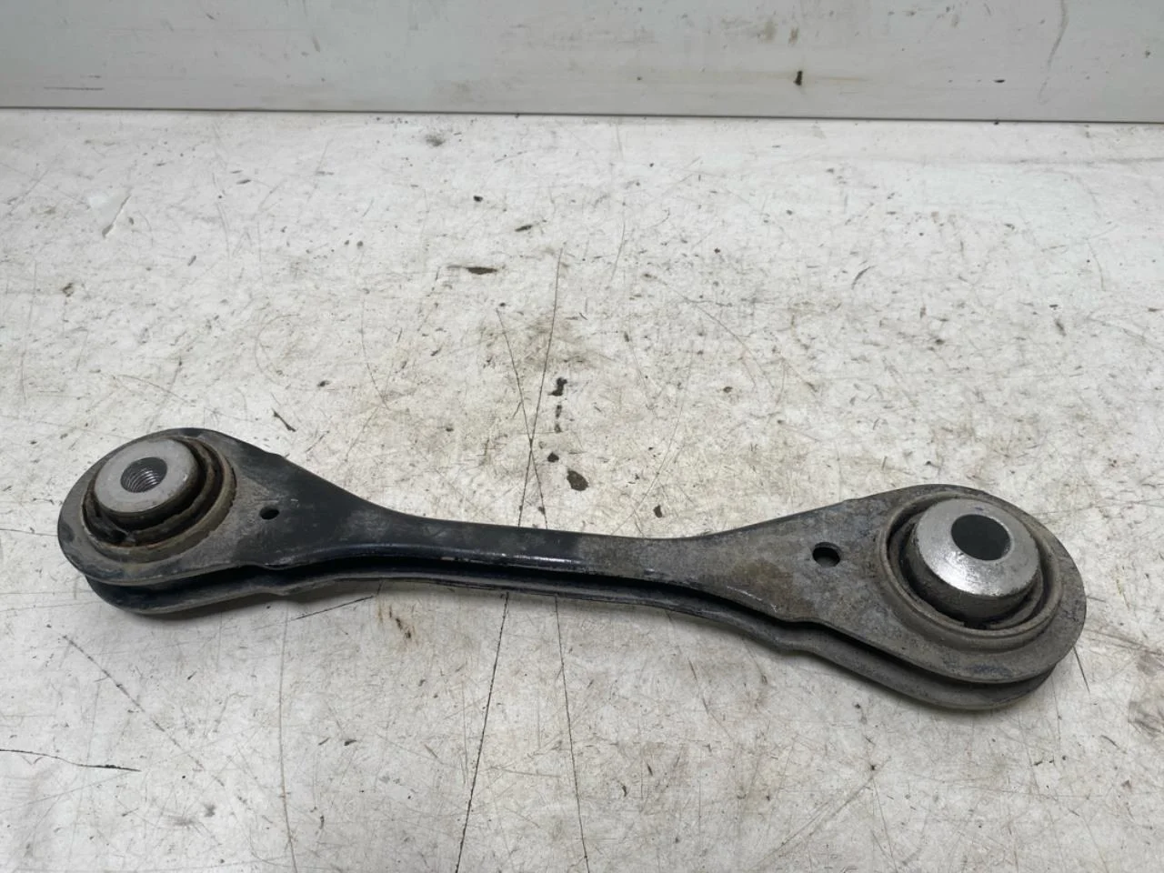 BMW IX 2022- Braț suspensie, stânga spate