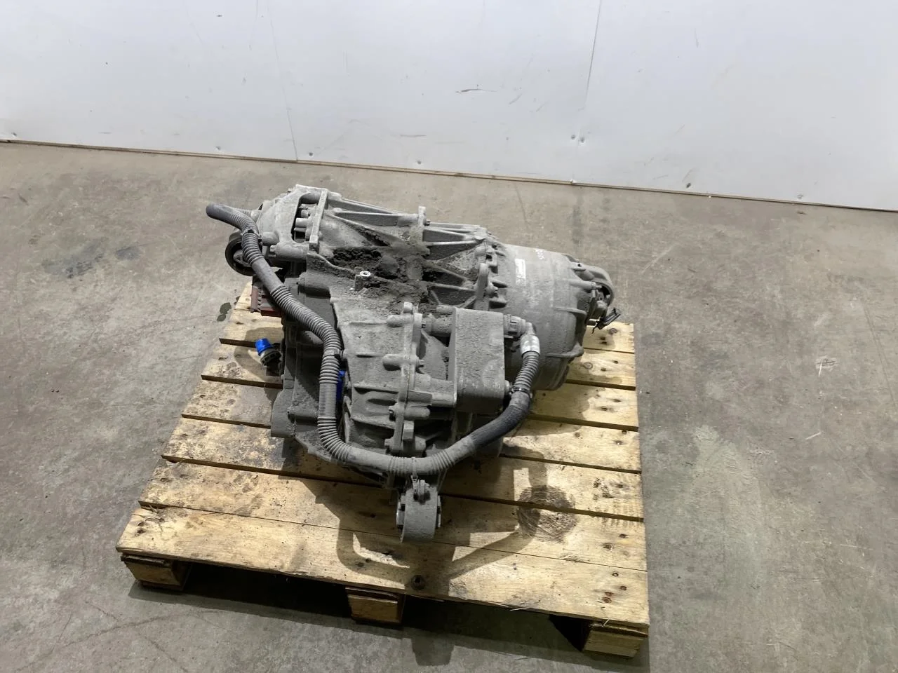 Tesla MODEL 3 2017--> Rear electric motor