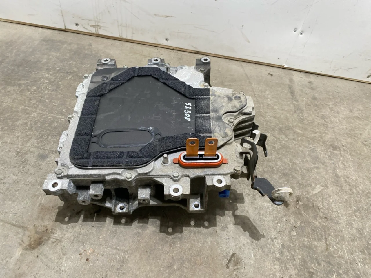Nissan LEAF 2017-24 Invertor, 12-220V