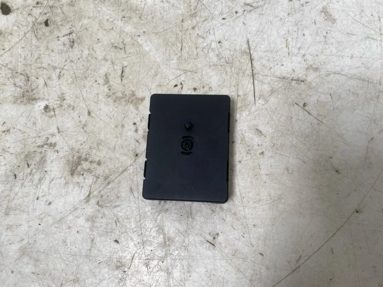 BMW IX 2022- Antenna amplifier view 2