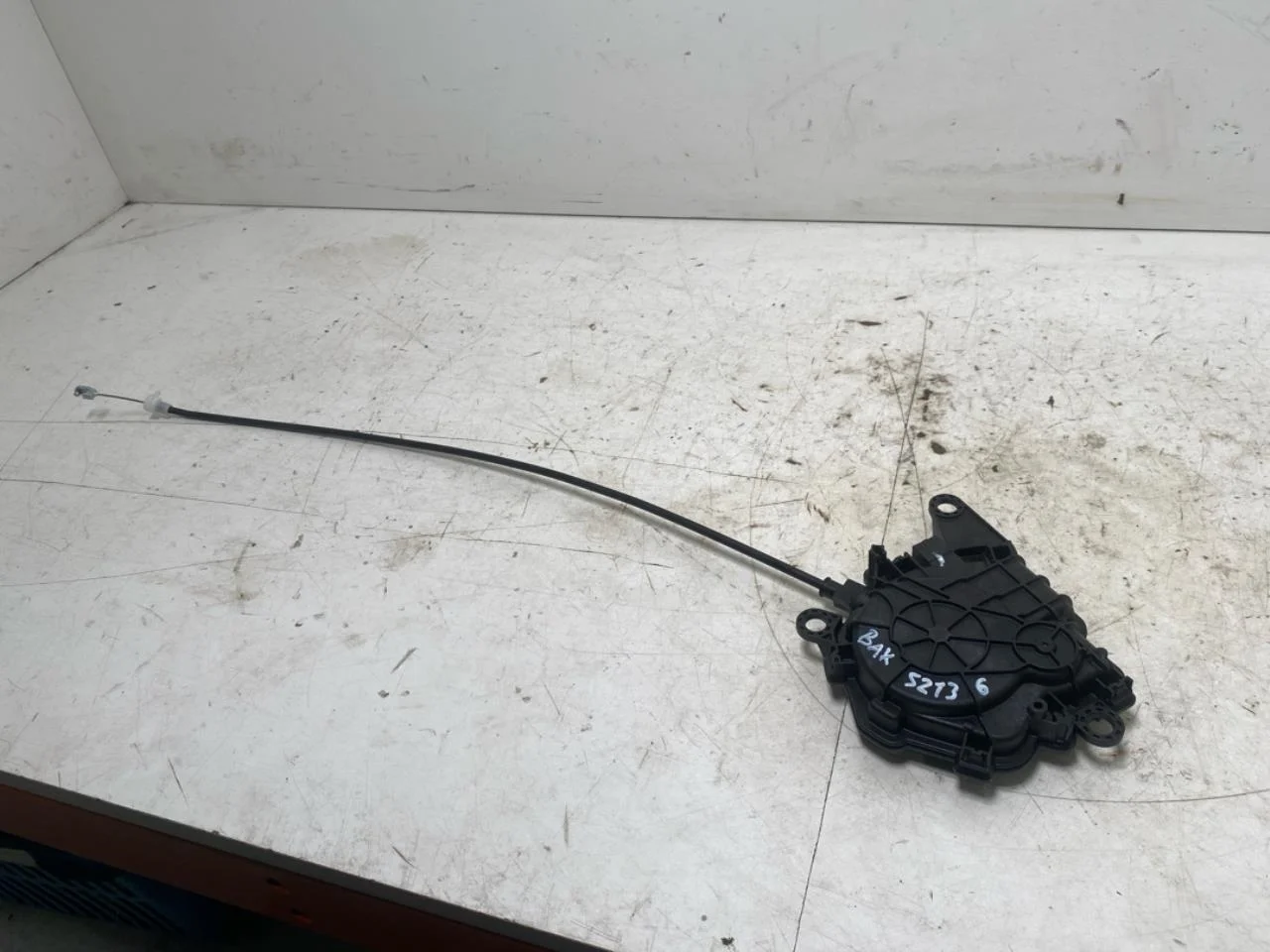 BMW IX 2022- Central locking motor, tailgate