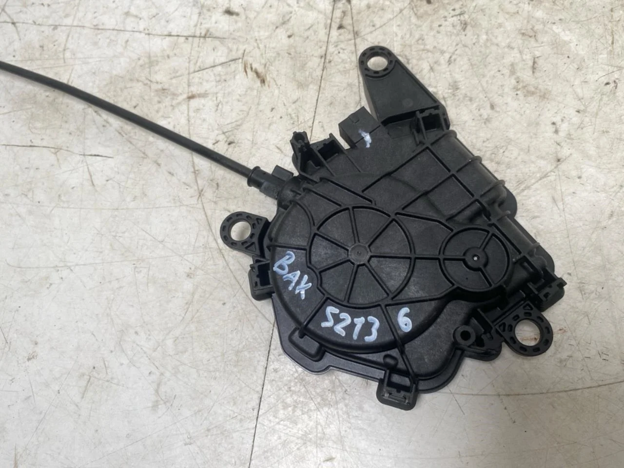 BMW IX 2022- Központi zár motor, csomagtérajtó nézet 2