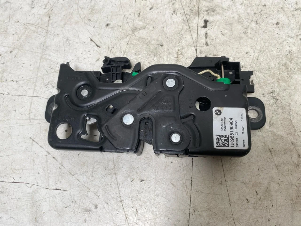 BMW IX 2022- Tailgate lock