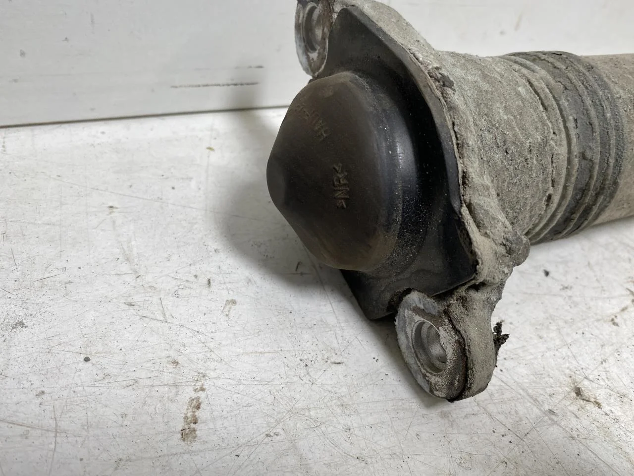 Byd ATTO 3 2022- Shock absorber, rear view 3
