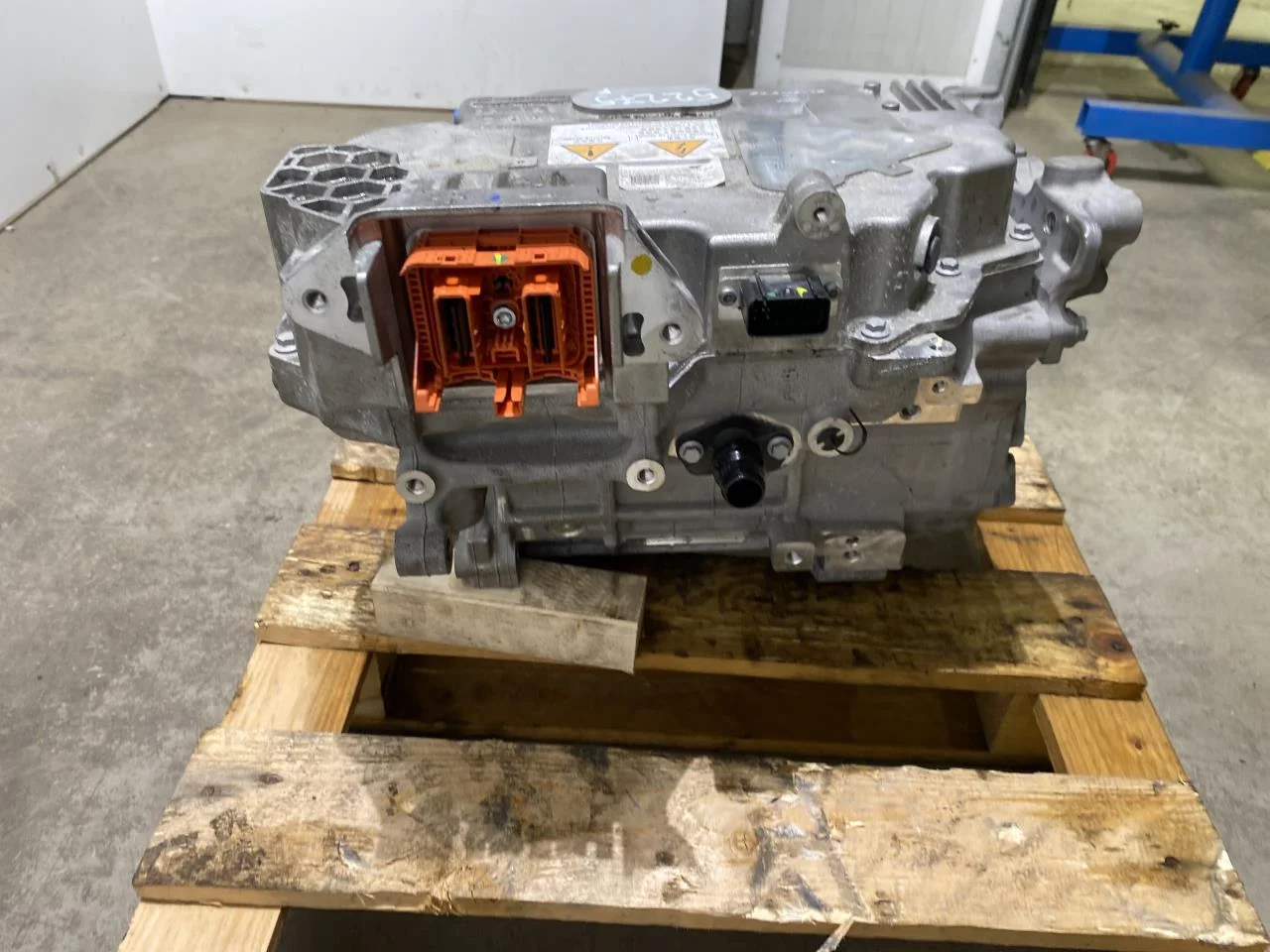 Peugeot 3008/E-3008 2024- Elektromos motor, első nézet 2