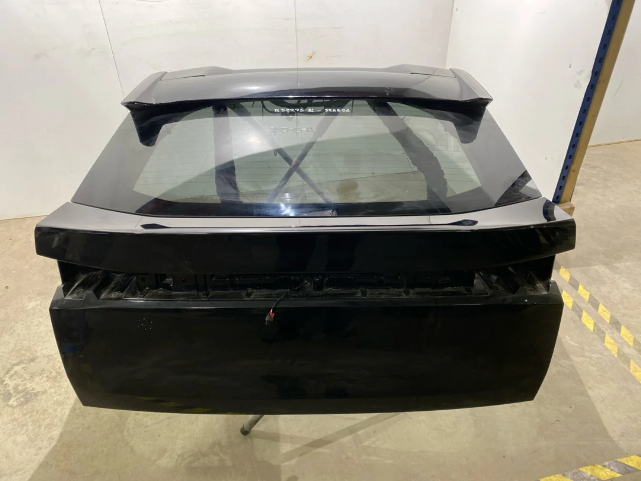 Peugeot 3008/E-3008 2024- Tailgate, estate view 3