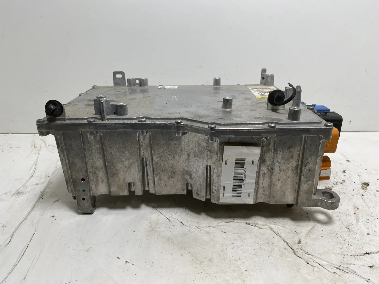 Peugeot 3008/E-3008 2024- Battery charger view 3