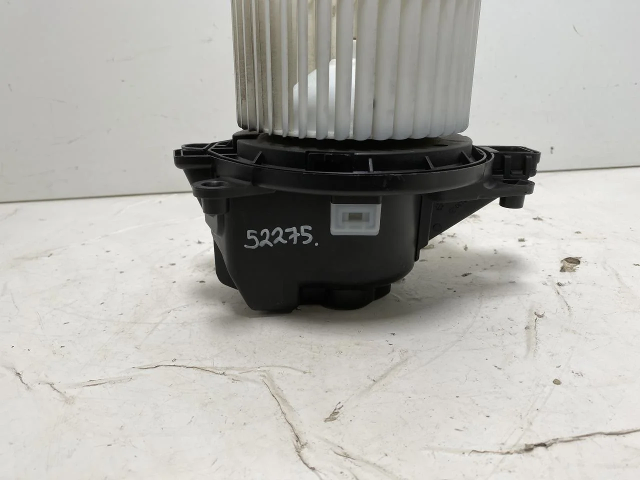 Peugeot 3008/E-3008 2024- Fűtésventilátor motor nézet 4