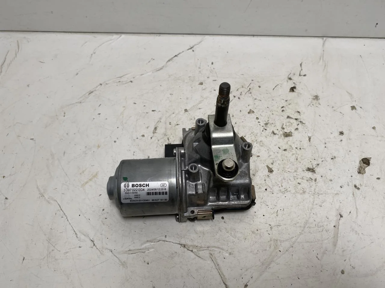 Peugeot 3008/E-3008 2024- Ablaktörlő motor, szélvédő