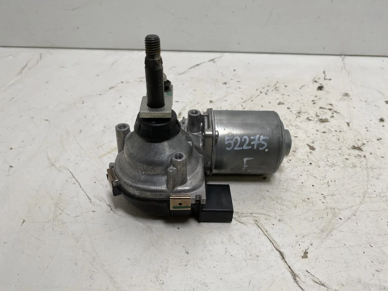 Peugeot 3008/E-3008 2024- Ablaktörlő motor, szélvédő nézet 3
